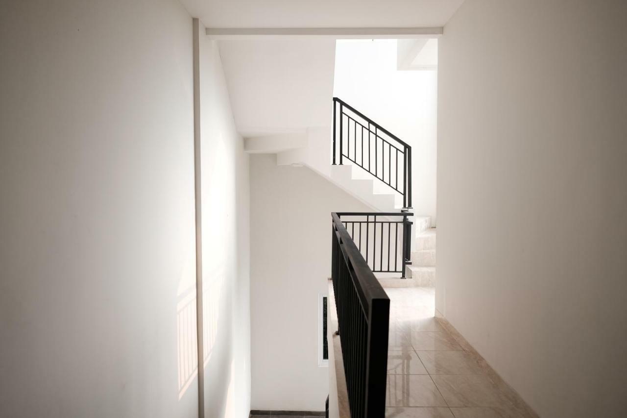 Reddoorz Near Taman Palem Ξενοδοχείο Τζακάρτα Εξωτερικό φωτογραφία