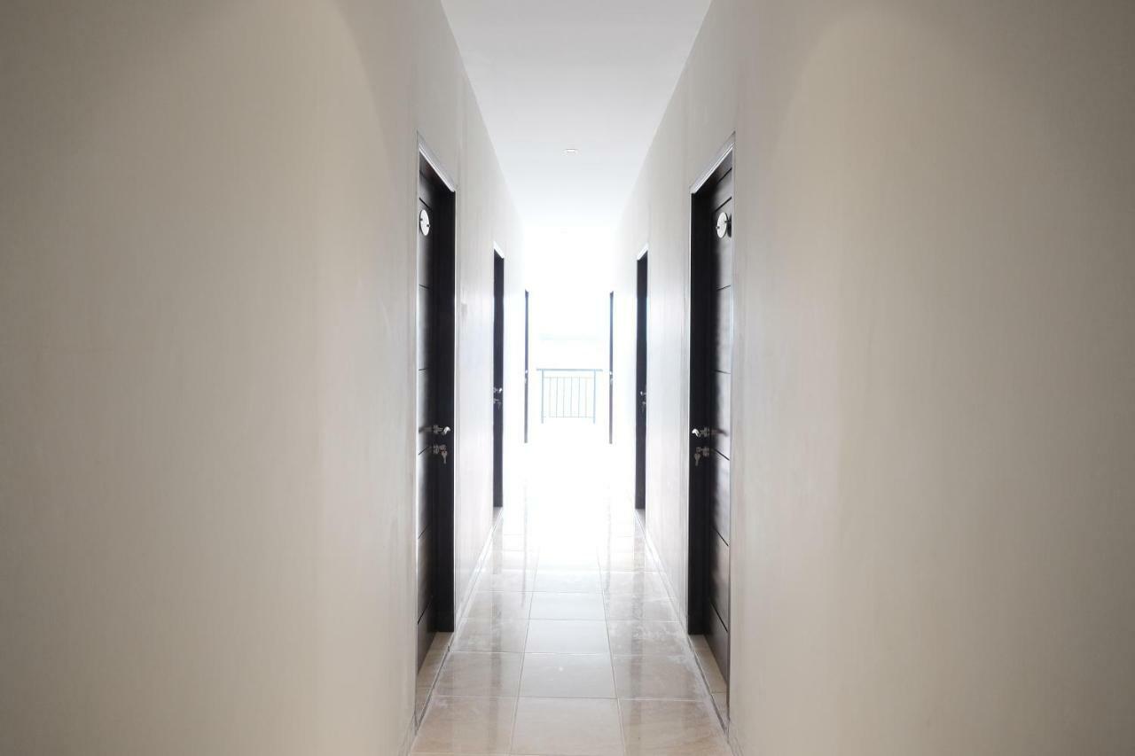 Reddoorz Near Taman Palem Ξενοδοχείο Τζακάρτα Εξωτερικό φωτογραφία